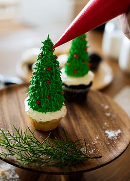 Two Christmas Tree Cupcakes Two Christmas Tree Cupcakes