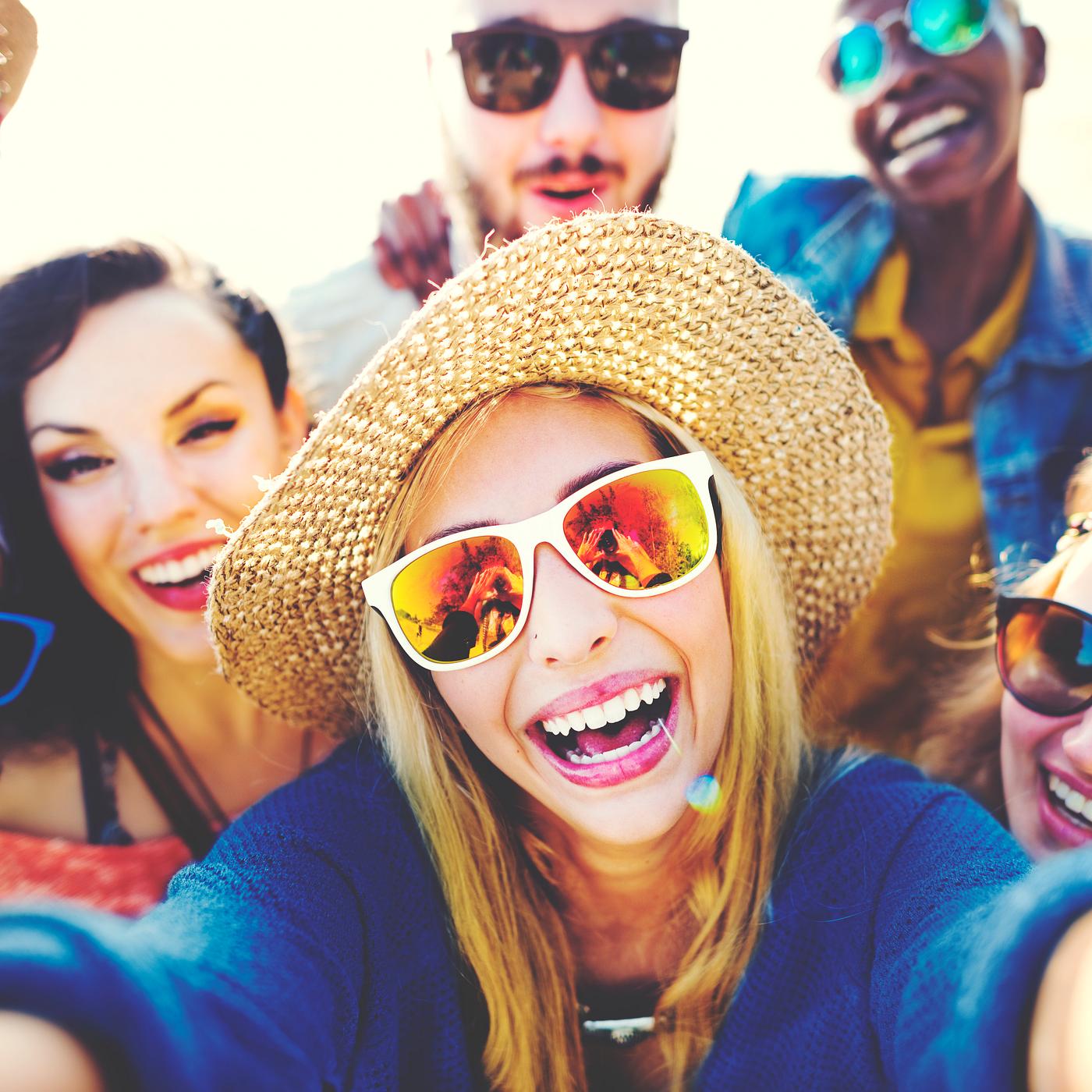 selfie, african descent, beach, bonding, camera, casual, cheerful, colorful, day, diverse, diversity, enjoyment, ethnic,... selfie, african descent, beach, bonding, camera, casual, cheerful, colorful, day, diverse, diversity, enjoyment, ethnic,...