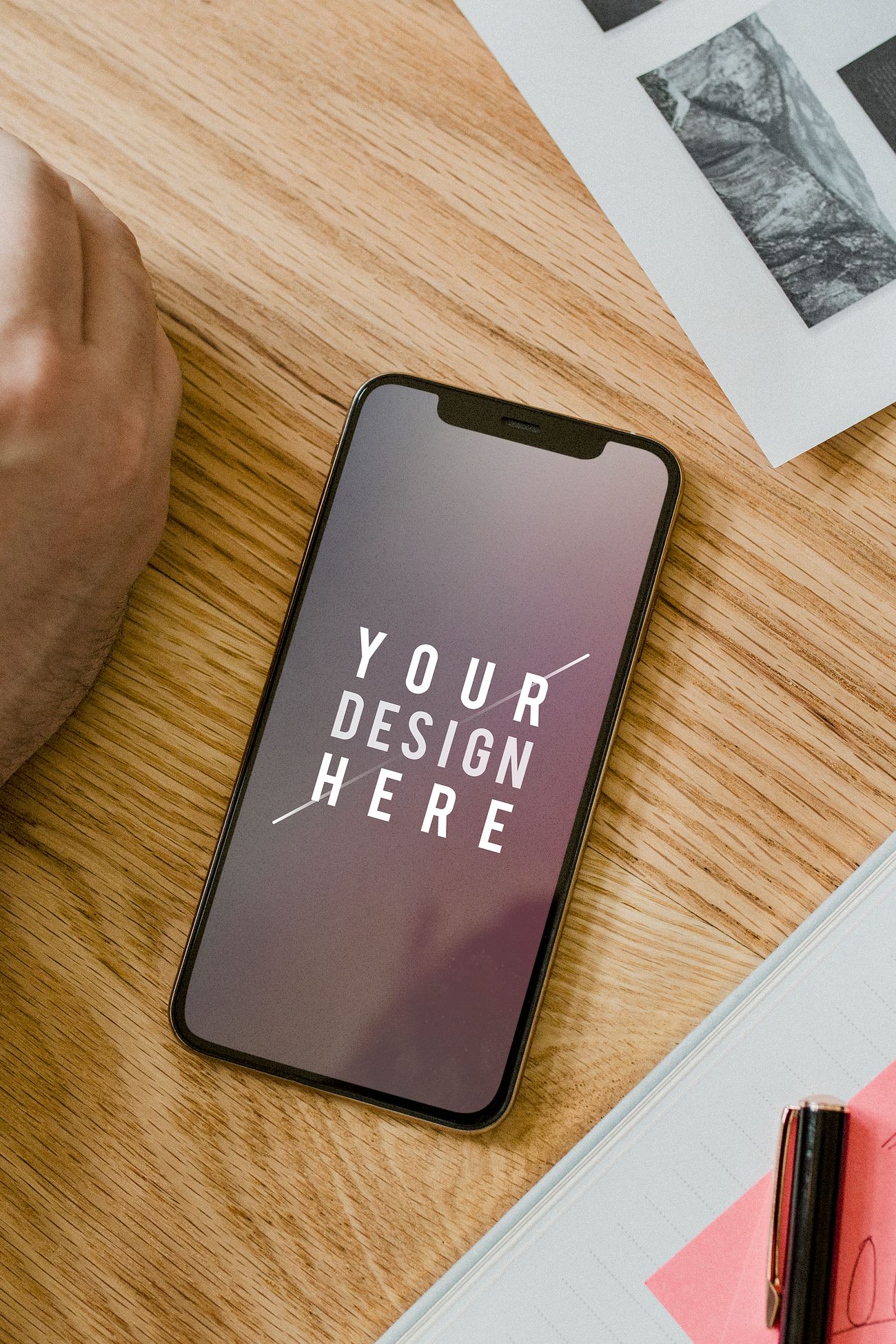 Download Phone mockup on wooden desk | Royalty free psd mockup - 2012934