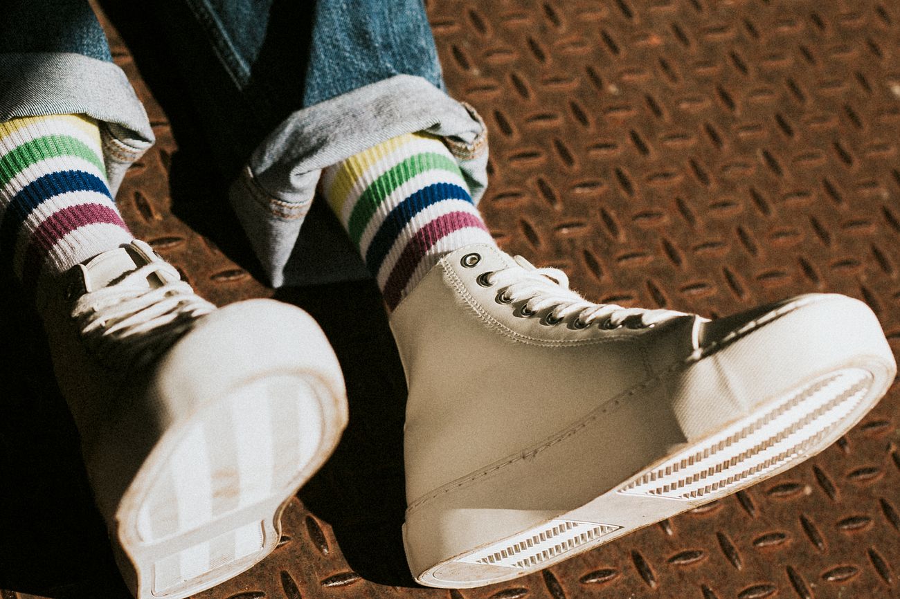 Download Download High-Top Canvas Sneaker Mockup Side View Pictures ...