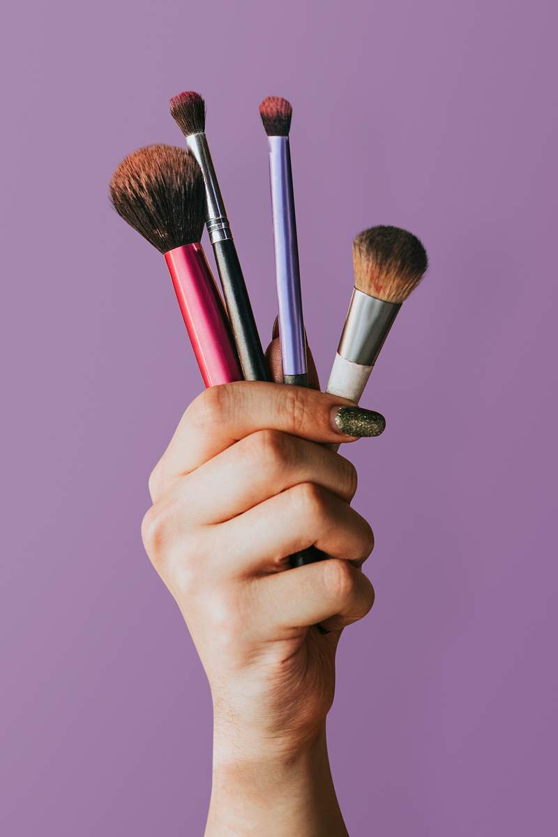Makeup Brush Images | Free Photos, PNG Stickers, Wallpapers & Backgrounds -  rawpixel