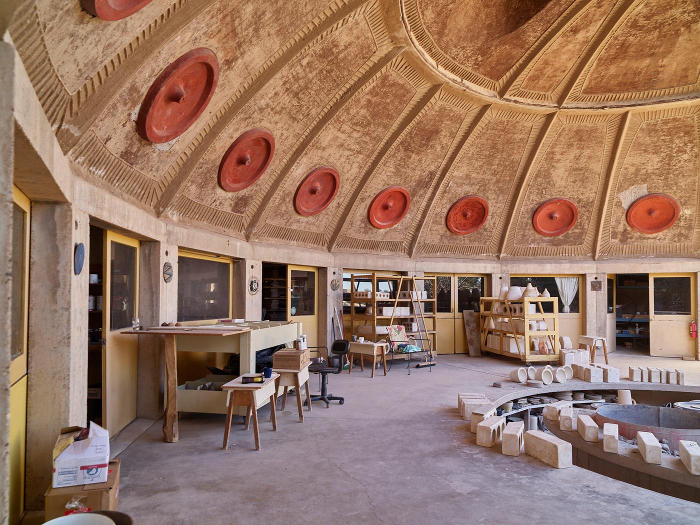 The Arcosanti Apse, a semi-dome at Arcosanti, a tiny settlement founded as an experimental of the future in Yavapai County,... The Arcosanti Apse, a semi-dome at Arcosanti, a tiny settlement founded as an experimental of the future in Yavapai County,...