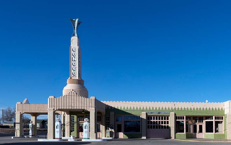 Carol M. Highsmith’s Texas Photograph | Free public domain photo A Route 66 art deco-style gas station and cafe from the 1930s in the Texas Panhandle town of Shamrock has been preserved as a…