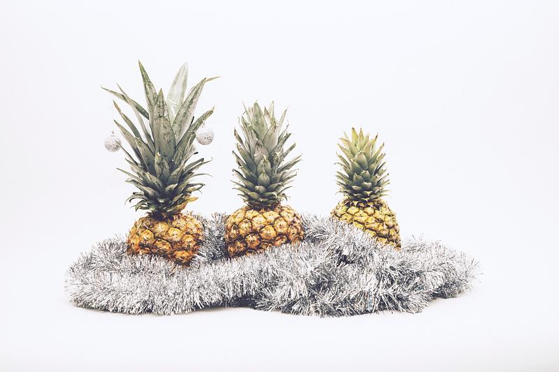 Pineapples with silver garland Pineapples with silver garland