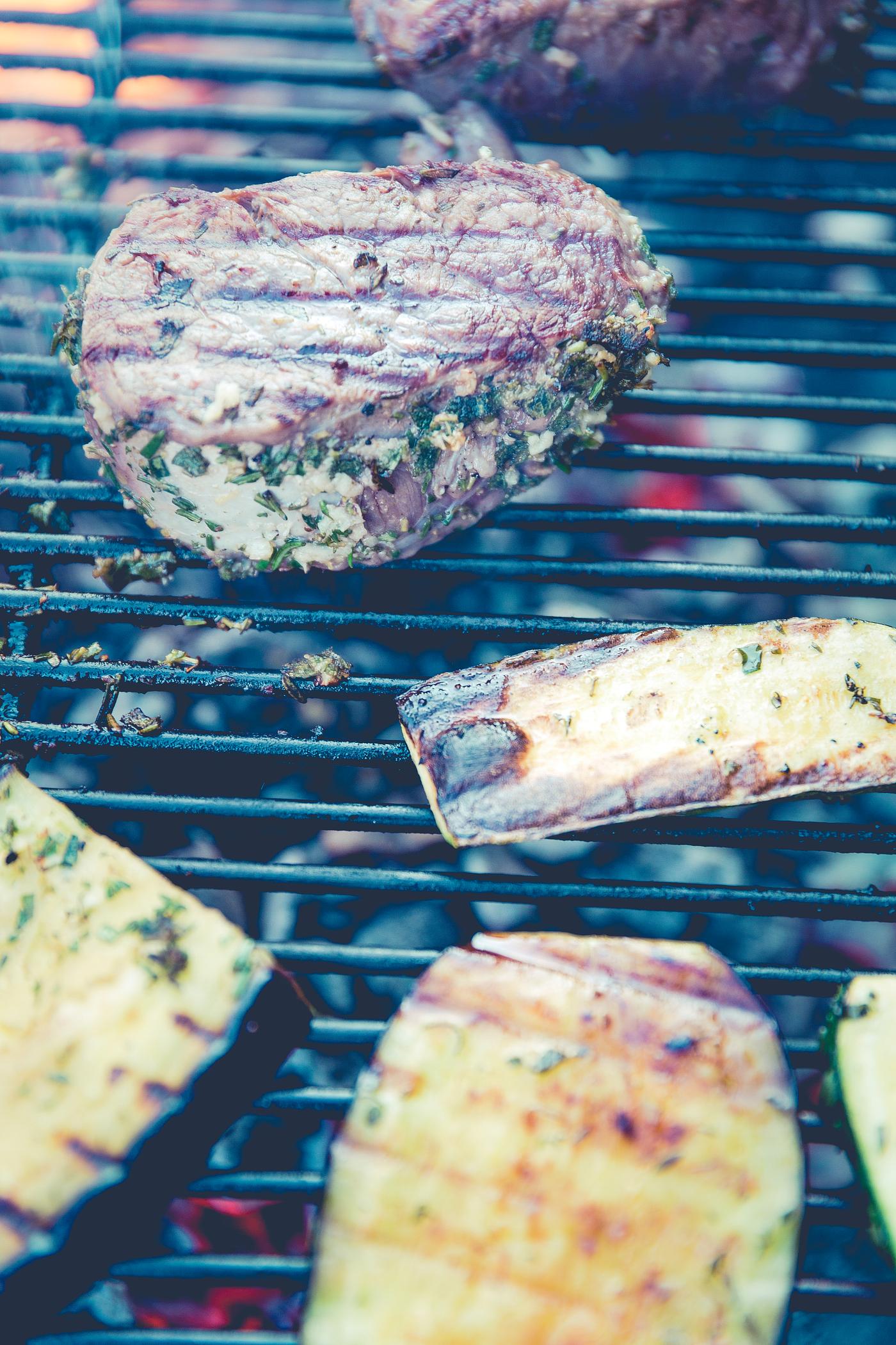 Grilled vegetables and beef billet Grilled vegetables and beef billet