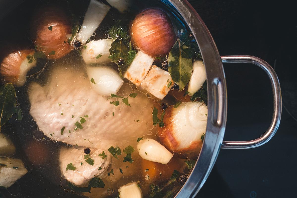 Home Remedies for Cough and Cold: A Report 9 Homemade chicken broth | Free Photo - rawpixel