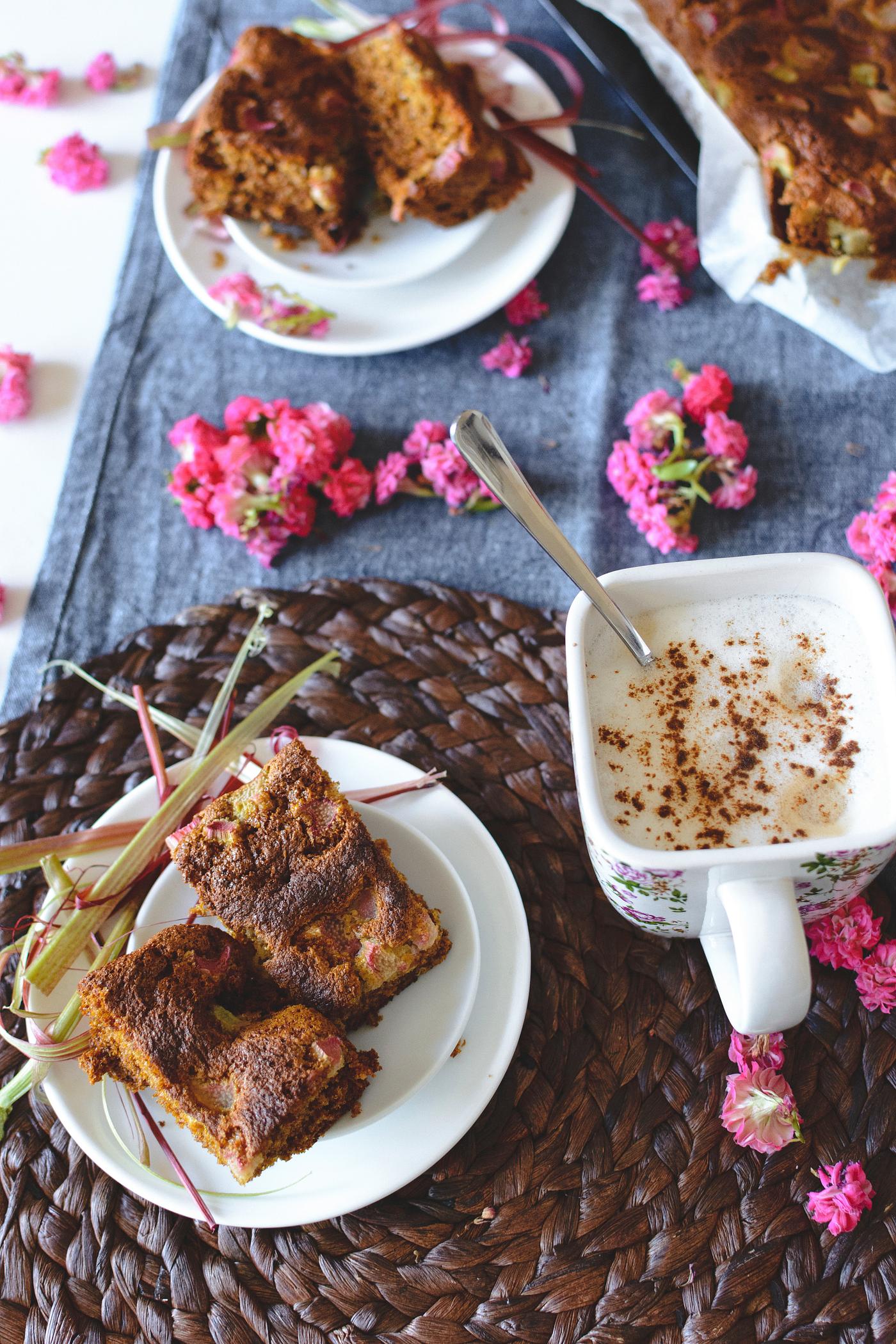 Rhubarb cake Rhubarb cake