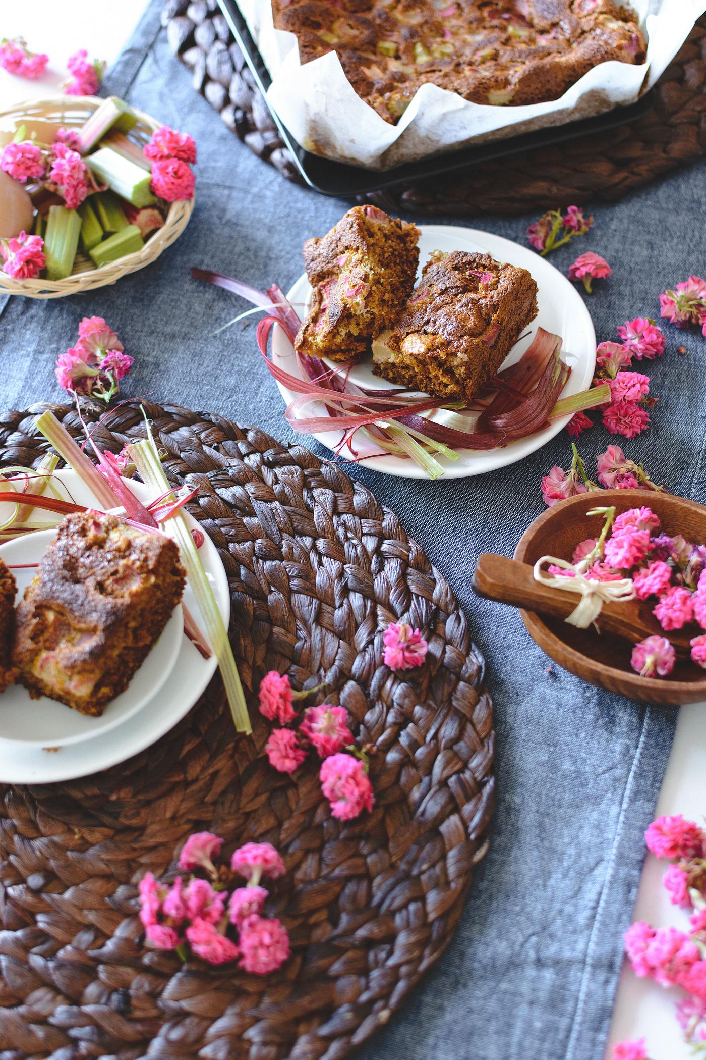 Rhubarb cake Rhubarb cake