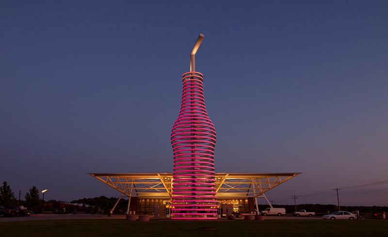 Route 66 Pops Restaurant on Route 66 in Arcadia, Oklahoma. This sculptural take on a soda bottle and straw soars 66 ft. into the sky.…