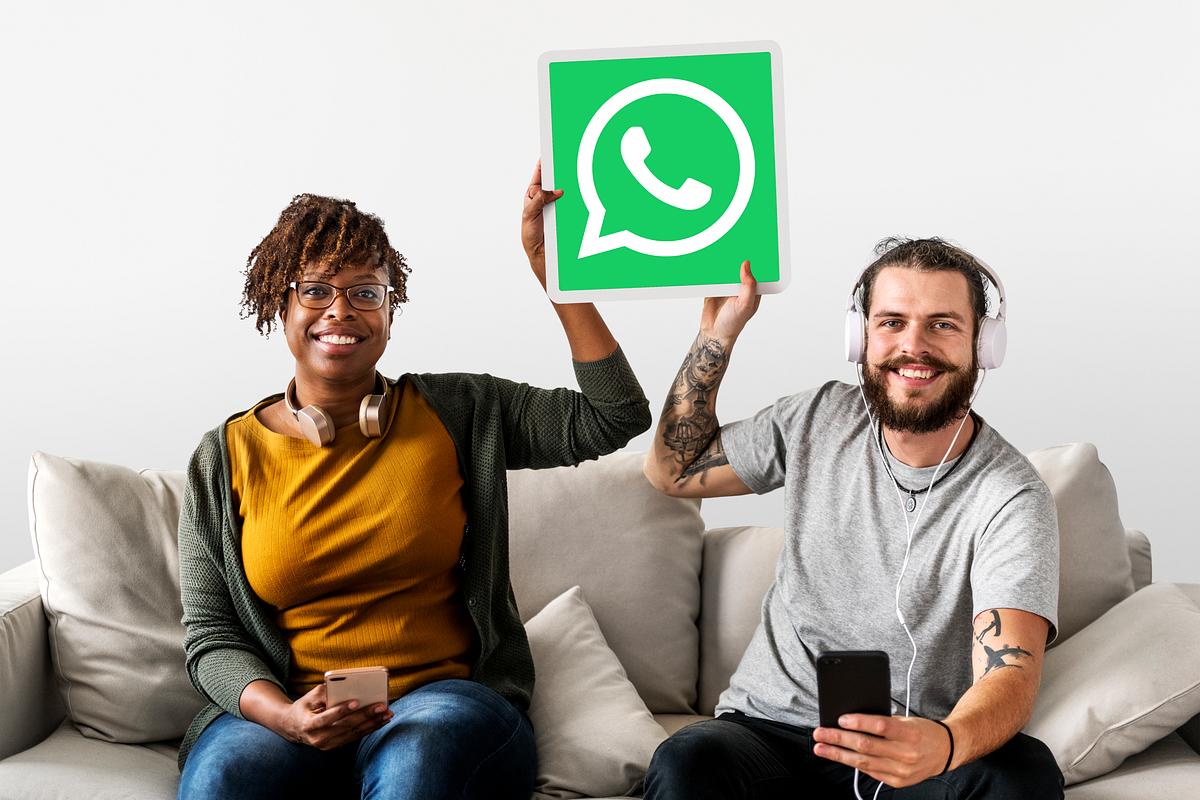 couple showing a whatsapp