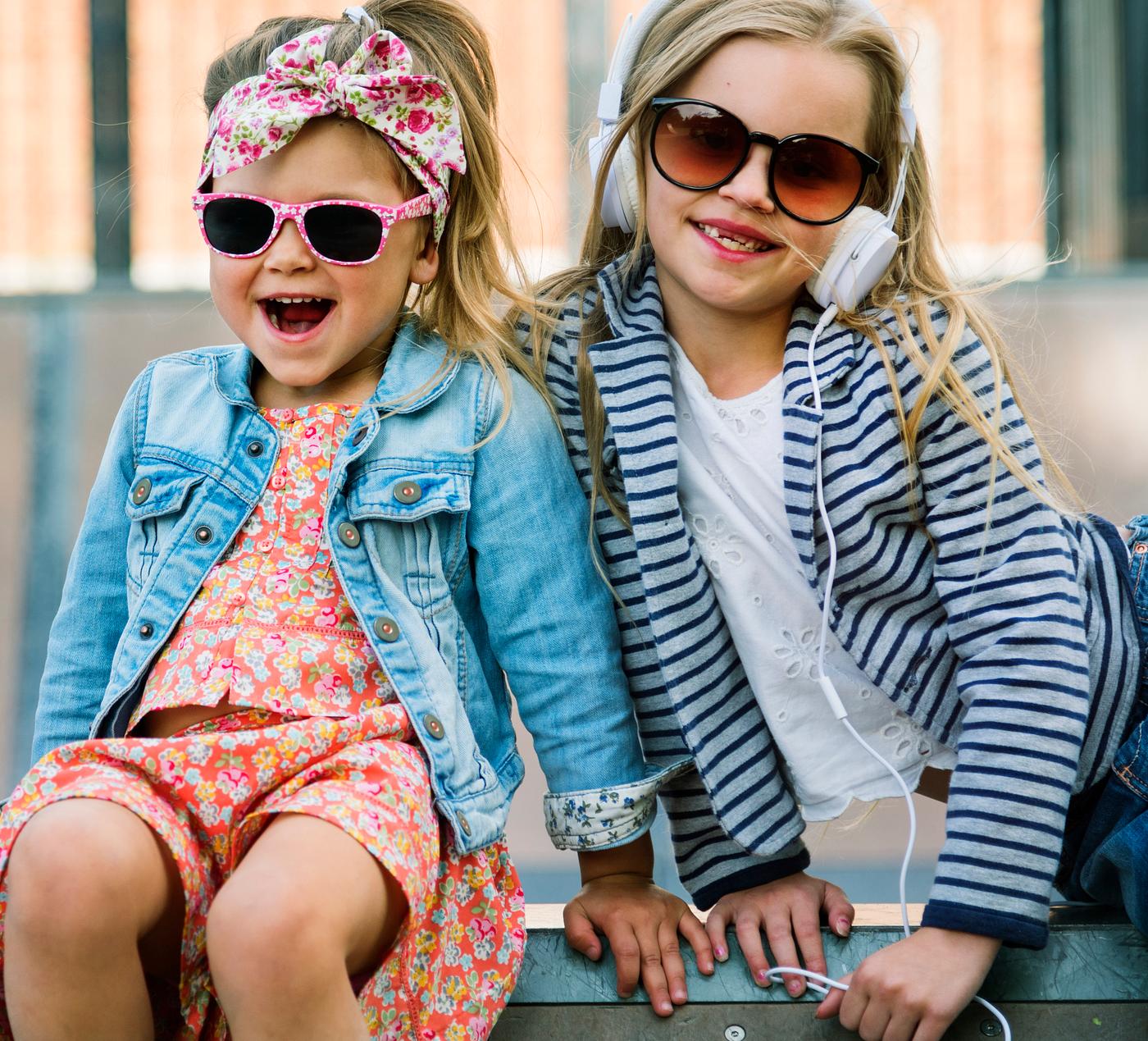 Adorable little girl fashionistas street style - joy, music, adorable, buddy, cape, casual, caucasian, cheerful, chic, child... Adorable little girl fashionistas street style - joy, music, adorable, buddy, cape, casual, caucasian, cheerful, chic, child...