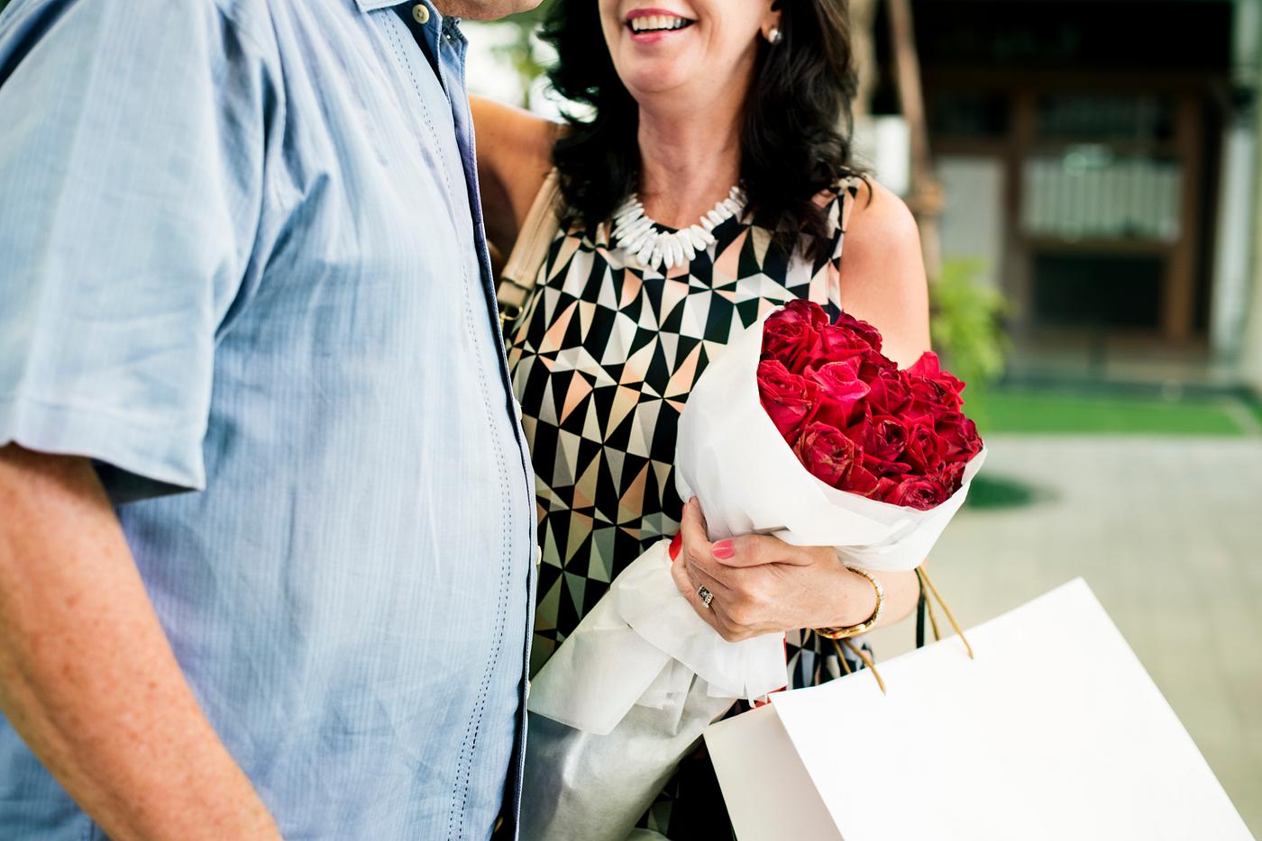 bouquet, old, gift, joy, date, people, caucasian, woman, couple, smile, cheerful, smiling, man, flower, affection, romance,... bouquet, old, gift, joy, date, people, caucasian, woman, couple, smile, cheerful, smiling, man, flower, affection, romance,...