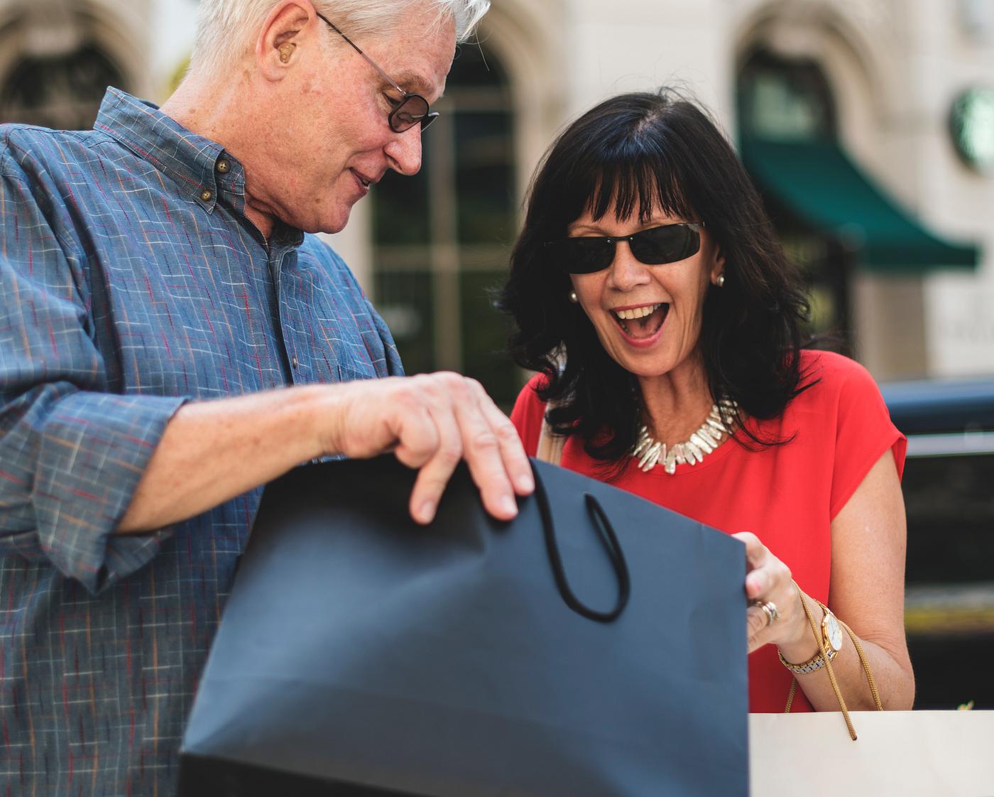 adult, america, american, bag, casual, caucasian, cheerful, couple, excited, female, gesture, gift, giving, guy, happiness,... adult, america, american, bag, casual, caucasian, cheerful, couple, excited, female, gesture, gift, giving, guy, happiness,...