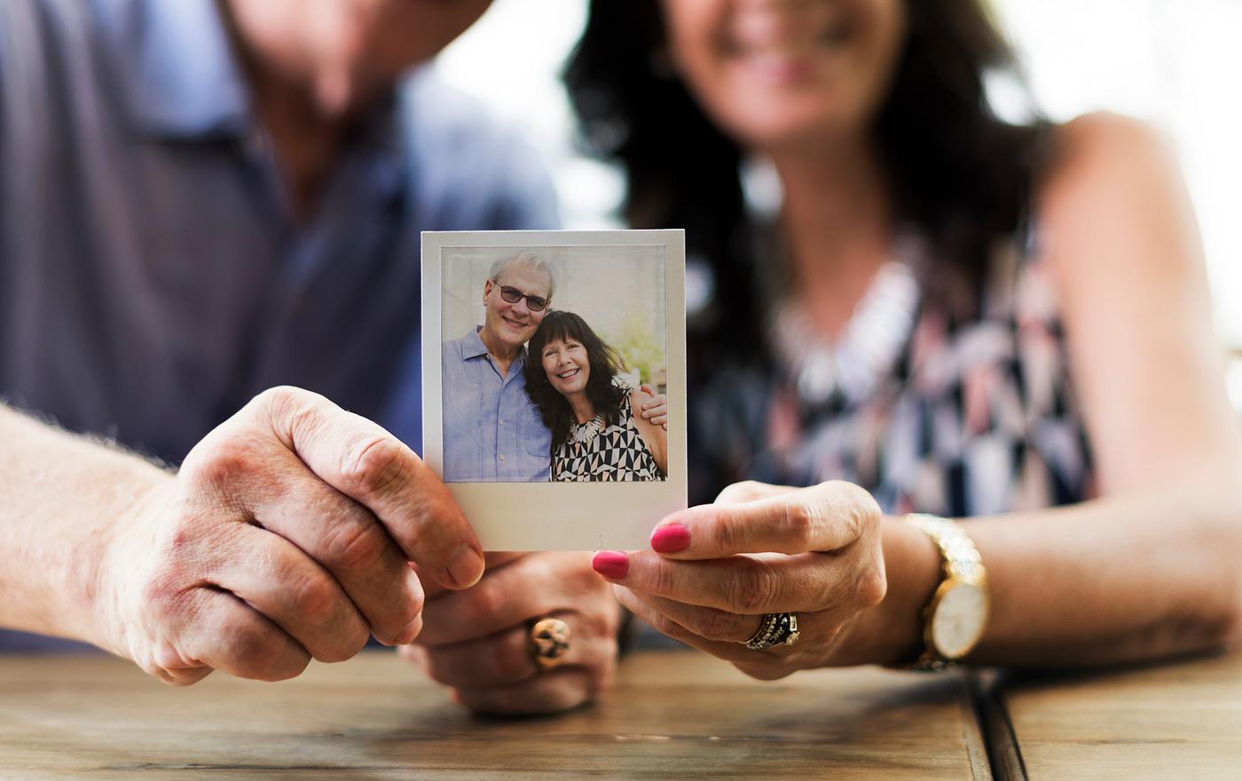america, american, background, bokeh, checking, cheerful, couple, date, dating, female, film, frame, guy, happy, holding,... america, american, background, bokeh, checking, cheerful, couple, date, dating, female, film, frame, guy, happy, holding,...