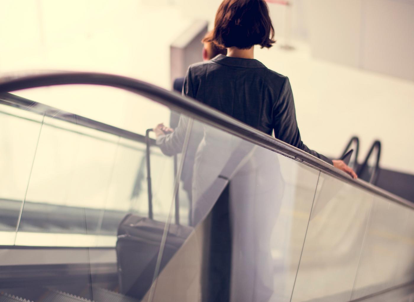 baggage, white collar worker, luggage, commuter, travel, business, caucasian, airport, transport, woman, trip, office worker... baggage, white collar worker, luggage, commuter, travel, business, caucasian, airport, transport, woman, trip, office worker...