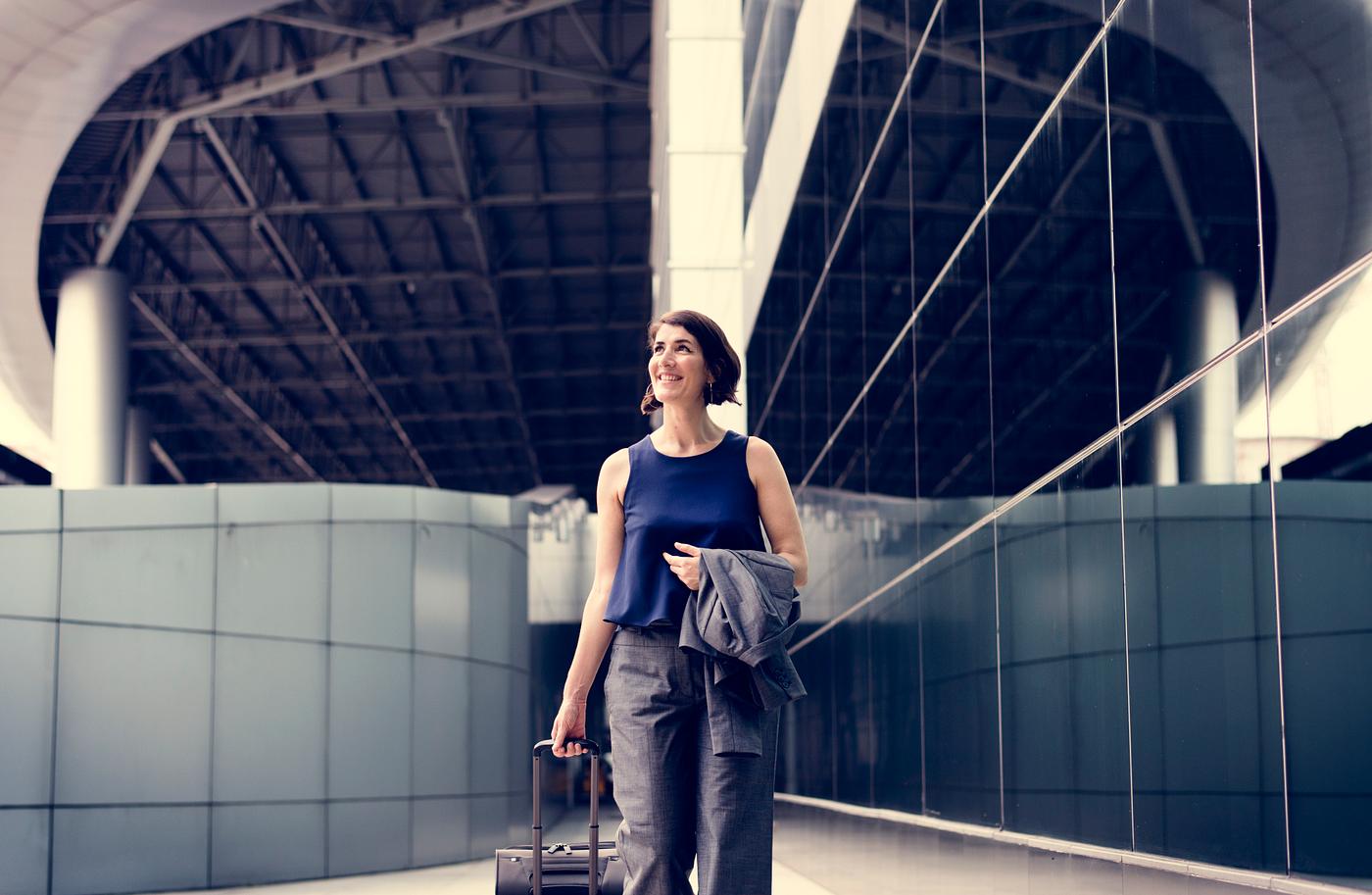 baggage, white collar worker, commuter, luggage, travel, business, caucasian, airport, transport, woman, trip, office worker... baggage, white collar worker, commuter, luggage, travel, business, caucasian, airport, transport, woman, trip, office worker...