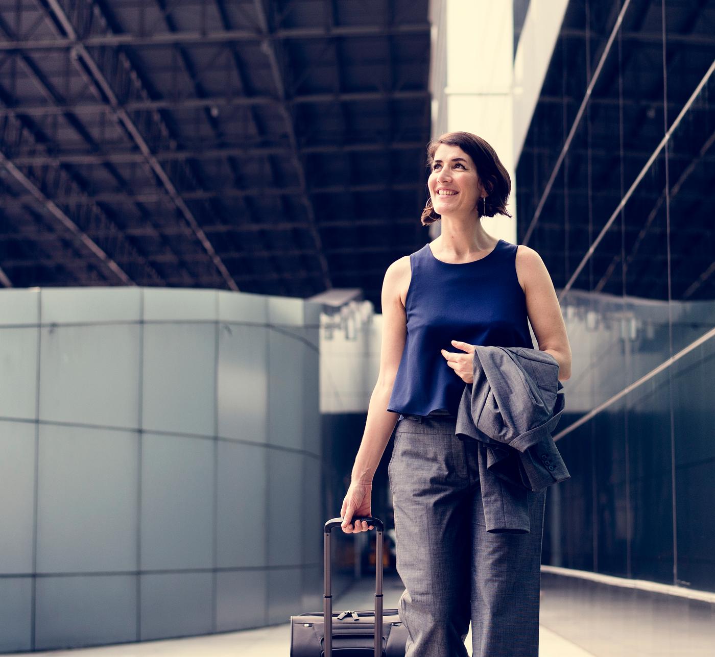 baggage, white collar worker, luggage, commuter, travel, business, caucasian, airport, transport, woman, trip, office worker... baggage, white collar worker, luggage, commuter, travel, business, caucasian, airport, transport, woman, trip, office worker...