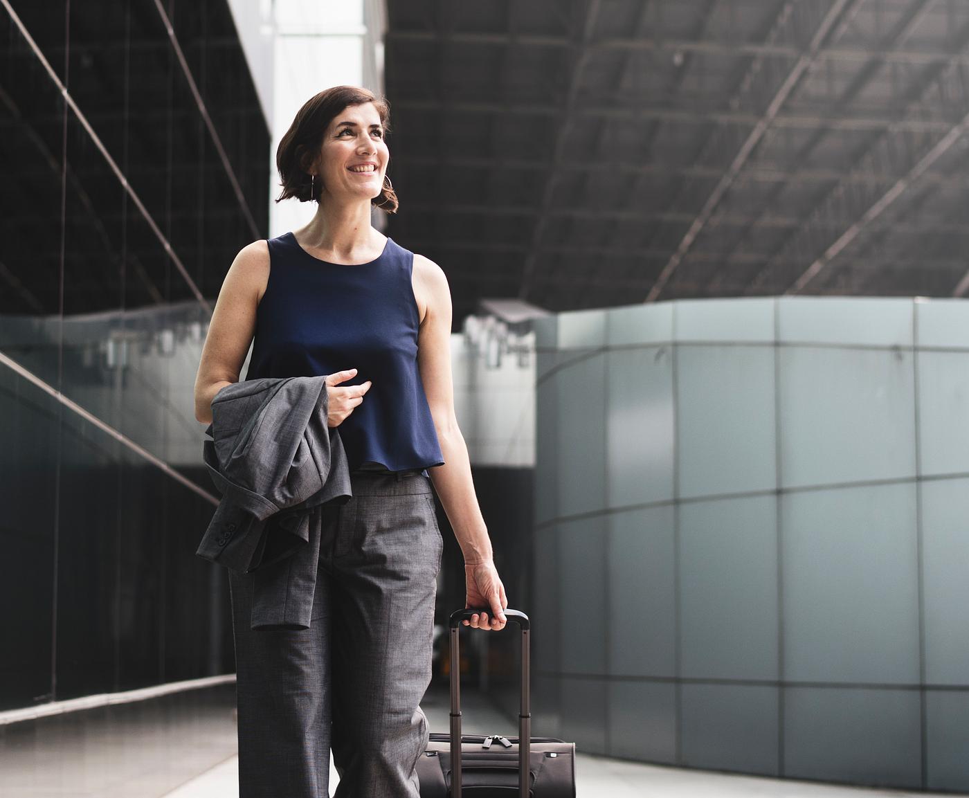 baggage, white collar worker, luggage, commuter, travel, business, caucasian, airport, transport, woman, trip, office worker... baggage, white collar worker, luggage, commuter, travel, business, caucasian, airport, transport, woman, trip, office worker...
