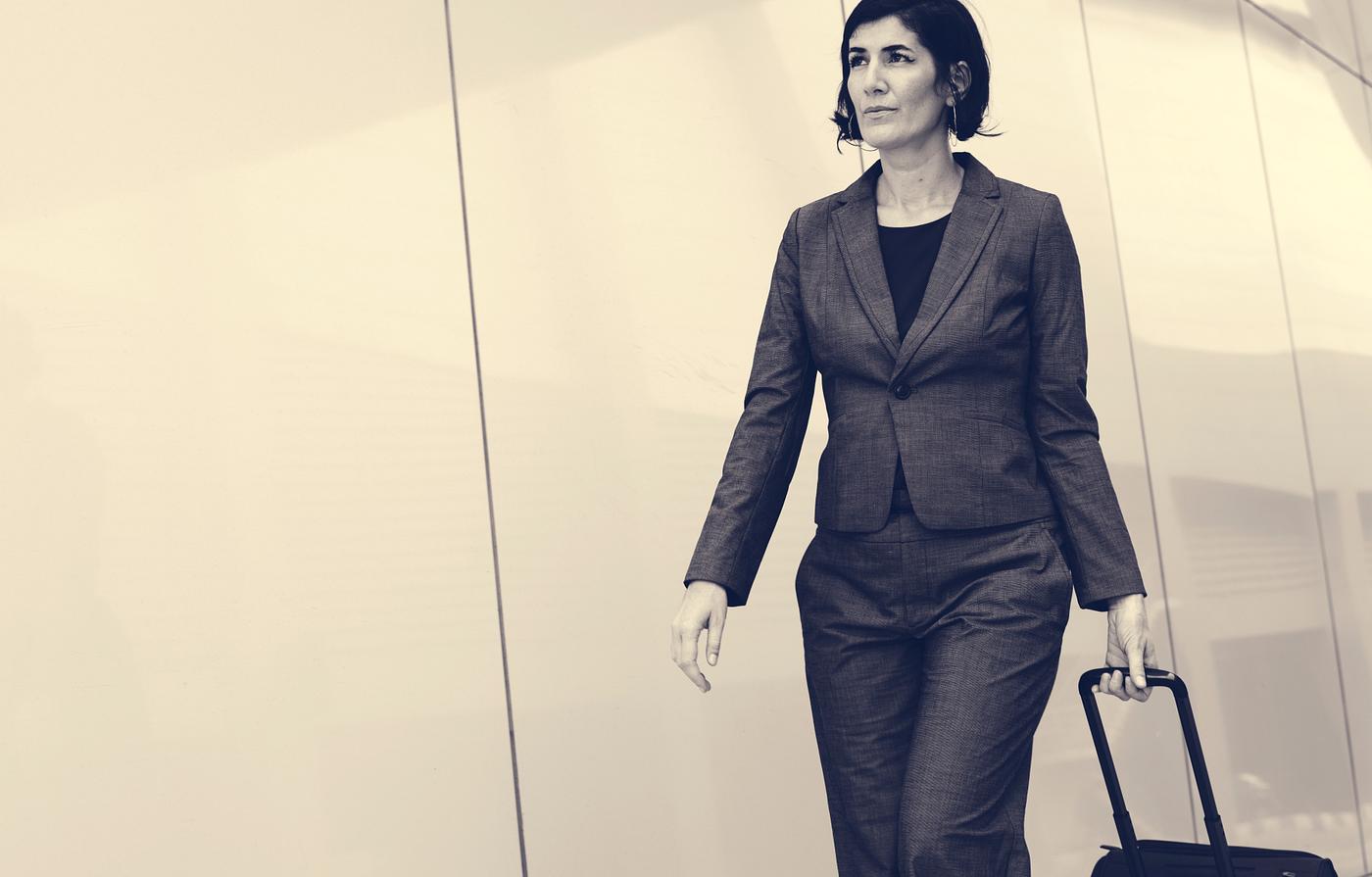 baggage, white collar worker, commuter, luggage, travel, business, caucasian, airport, transport, woman, trip, office worker... baggage, white collar worker, commuter, luggage, travel, business, caucasian, airport, transport, woman, trip, office worker...
