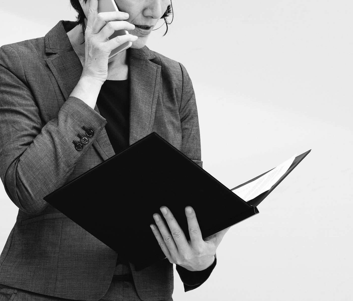 using, phone, person, manager, discussion, white collar worker, busy, digital, business, caucasian, telecommunication, woman... using, phone, person, manager, discussion, white collar worker, busy, digital, business, caucasian, telecommunication, woman...