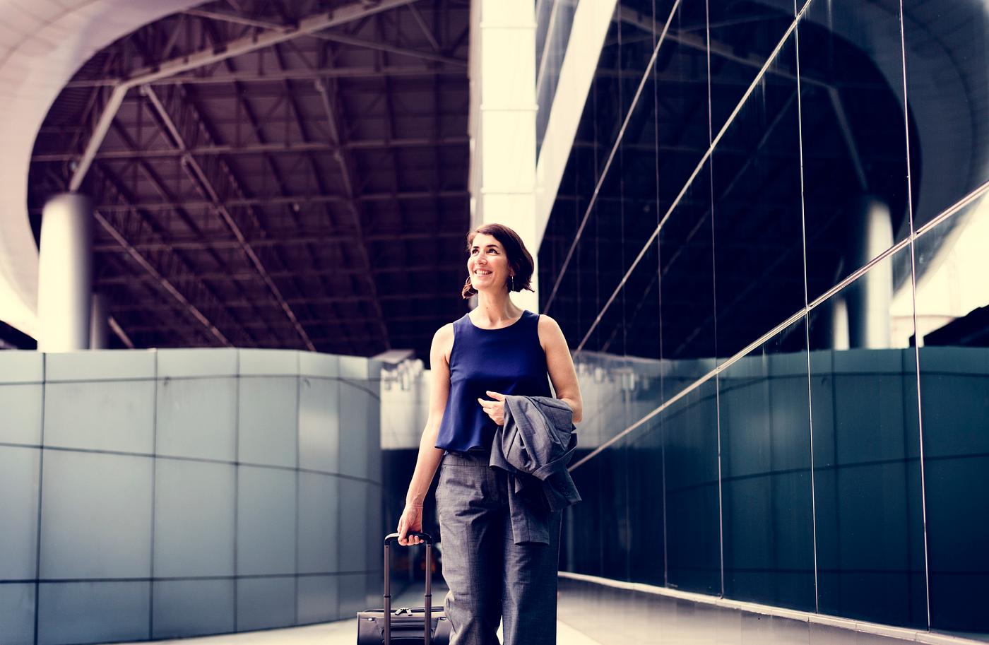 baggage, white collar worker, luggage, commuter, travel, business, caucasian, airport, transport, woman, trip, office worker... baggage, white collar worker, luggage, commuter, travel, business, caucasian, airport, transport, woman, trip, office worker...