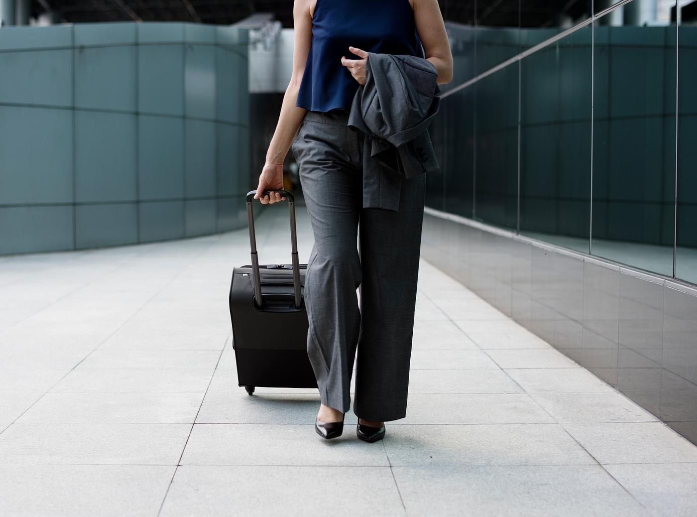 suitcase, airport, adult, baggage, business, business people, businesswoman, businesswomen, career, commuter, corporate,... suitcase, airport, adult, baggage, business, business people, businesswoman, businesswomen, career, commuter, corporate,...