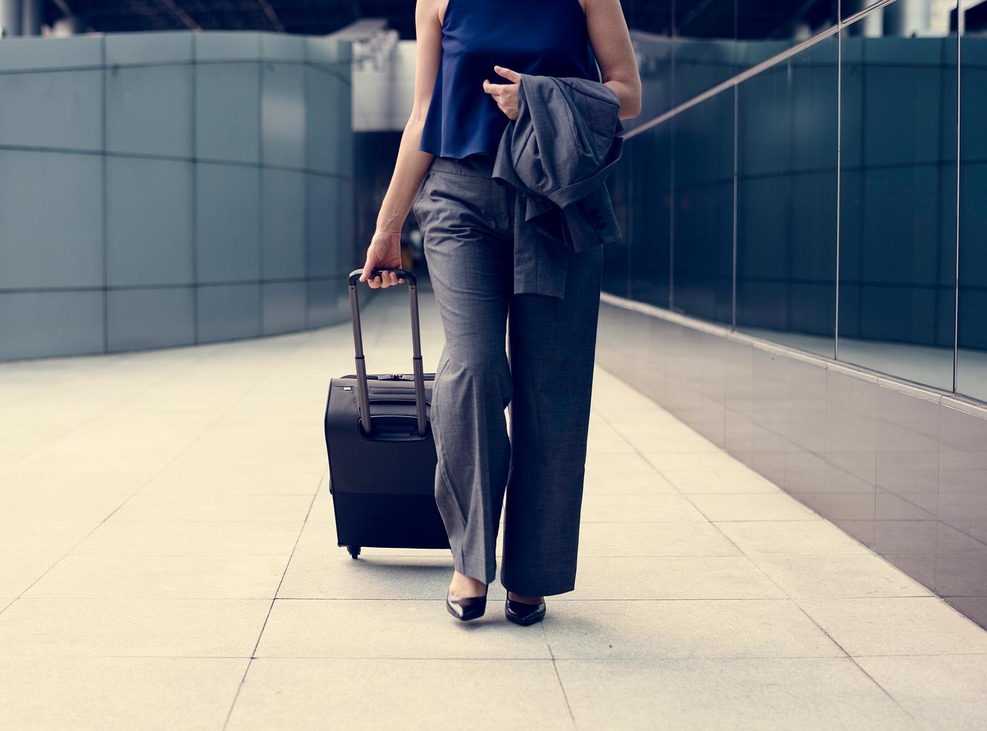 baggage, white collar worker, commuter, luggage, travel, business, caucasian, airport, transport, woman, trip, office worker... baggage, white collar worker, commuter, luggage, travel, business, caucasian, airport, transport, woman, trip, office worker...