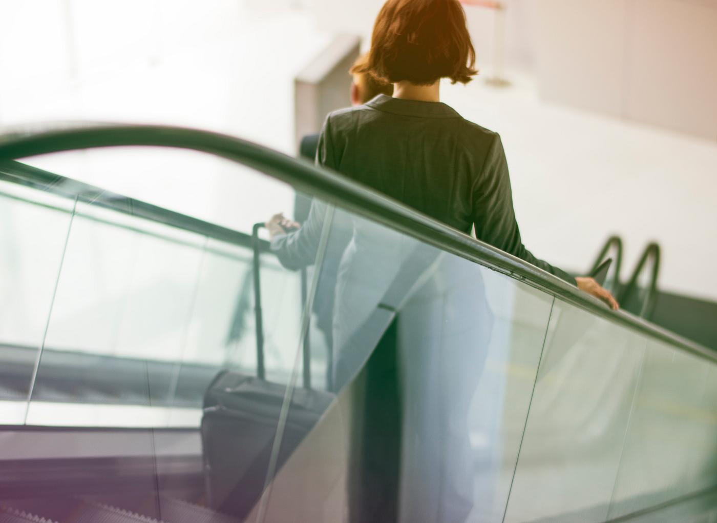 baggage, white collar worker, luggage, commuter, travel, business, caucasian, airport, transport, woman, trip, office worker... baggage, white collar worker, luggage, commuter, travel, business, caucasian, airport, transport, woman, trip, office worker...