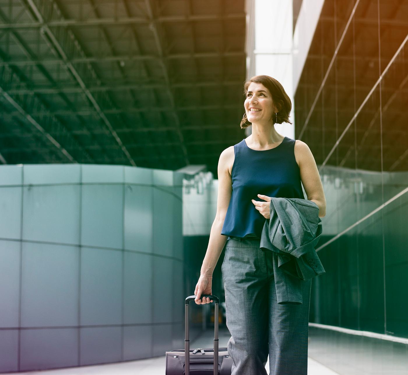 baggage, white collar worker, luggage, commuter, travel, business, caucasian, airport, transport, woman, trip, office worker... baggage, white collar worker, luggage, commuter, travel, business, caucasian, airport, transport, woman, trip, office worker...