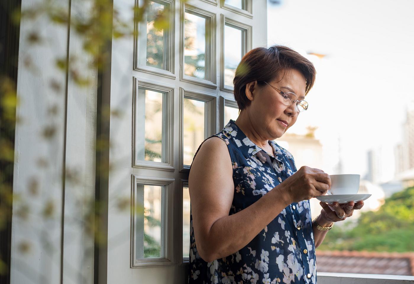 cup, person, relax, retired, house, daily life, tea, people, retirement, life, solo, tea break, hands, woman, lifestyle,... cup, person, relax, retired, house, daily life, tea, people, retirement, life, solo, tea break, hands, woman, lifestyle,...