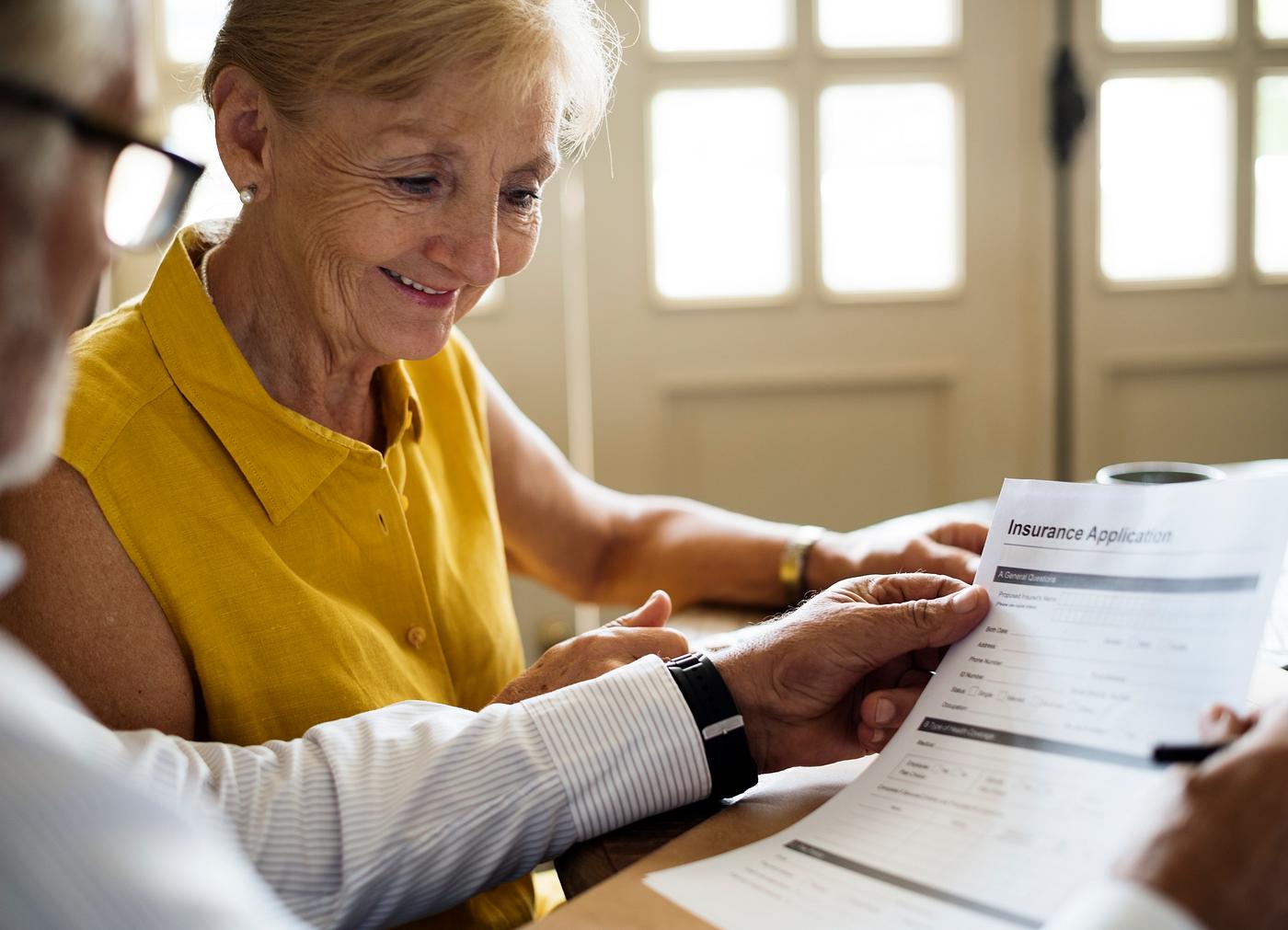 insurance, decide, person, relax, paper, retired, daily life, people, retirement, life, hands, future, lifestyle, bank,... insurance, decide, person, relax, paper, retired, daily life, people, retirement, life, hands, future, lifestyle, bank,...