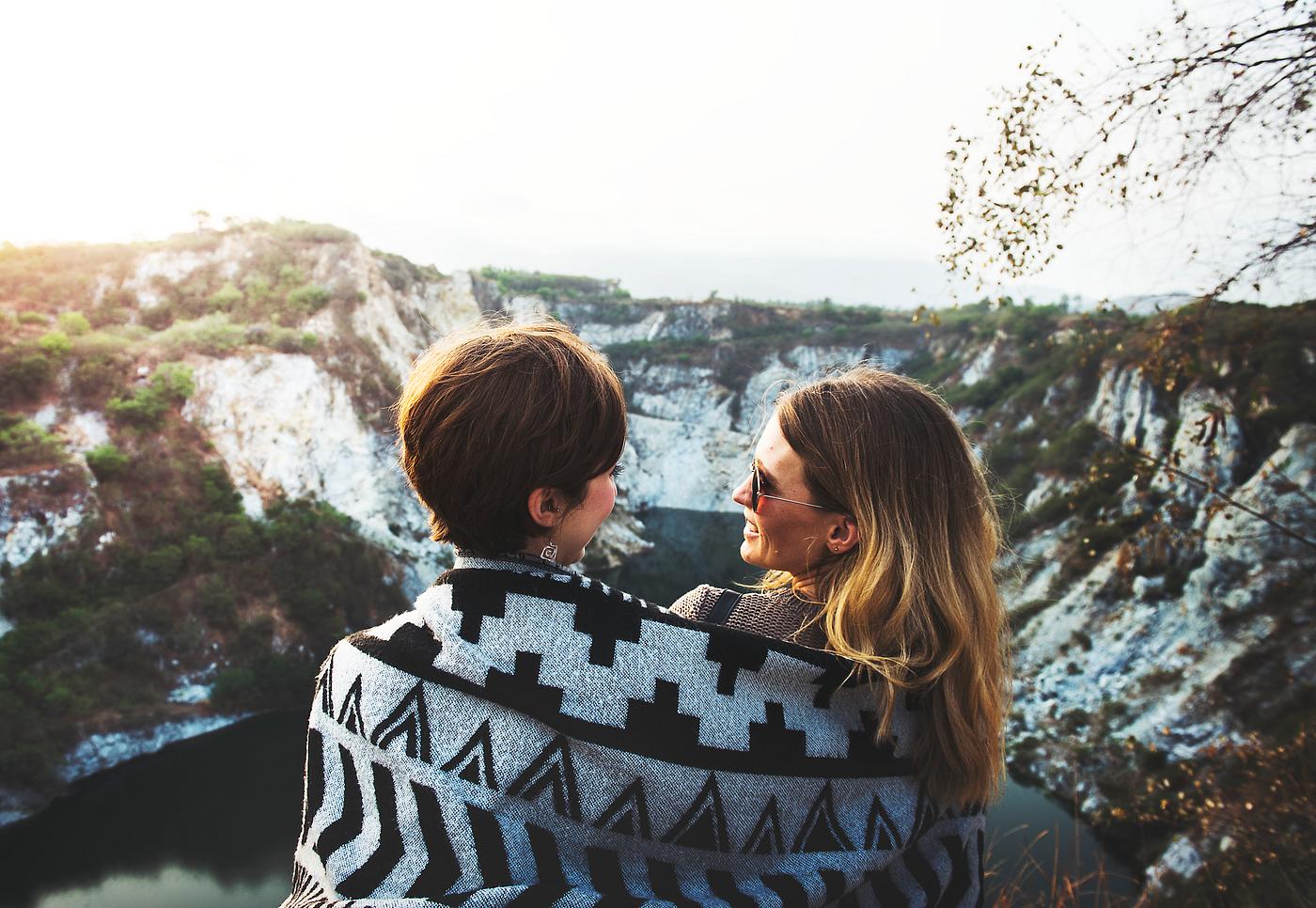 friendship, vacation, travel, mountain, rear view, blanket, cc0, check, cheerful, chill, creative commons 0, cuddle,... friendship, vacation, travel, mountain, rear view, blanket, cc0, check, cheerful, chill, creative commons 0, cuddle,...