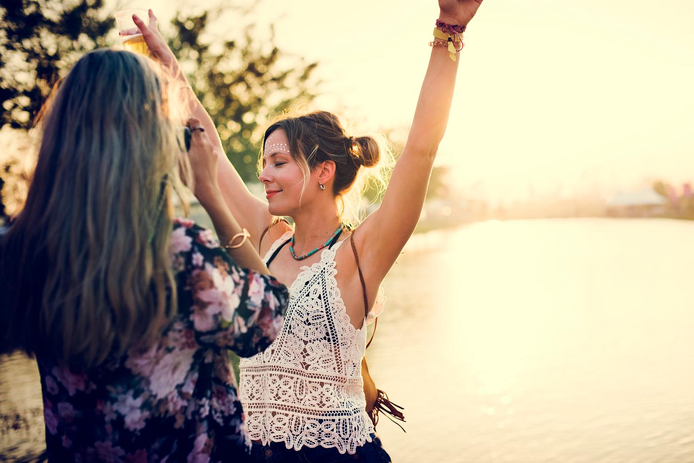 concert, bonding, party, people, friends, woman, event, lifestyle, weekend, friendship, leisure, happiness, fun, youth,... concert, bonding, party, people, friends, woman, event, lifestyle, weekend, friendship, leisure, happiness, fun, youth,...