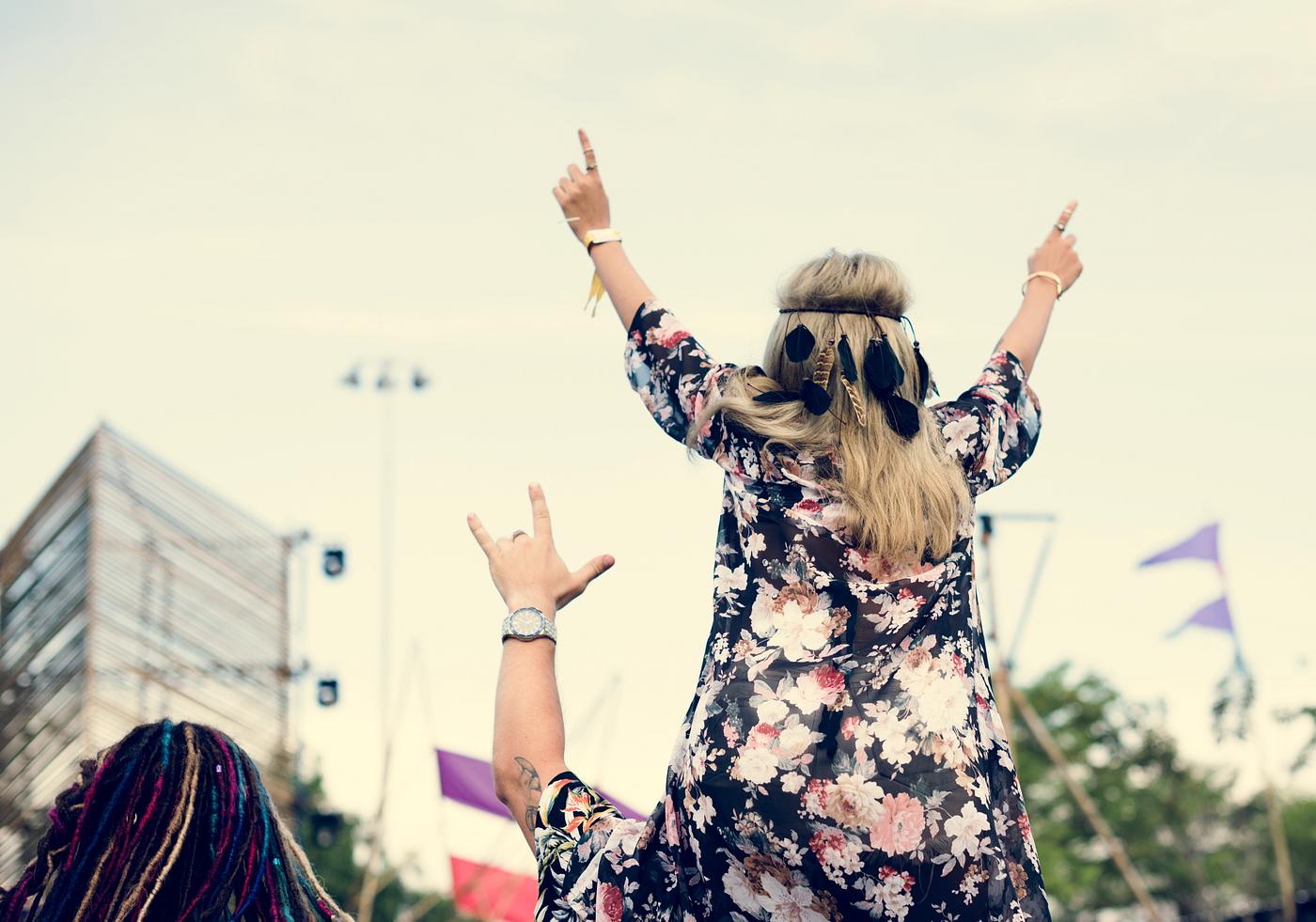 concert, festive, person, carefree, party, people, socializing, performance, woman, event, lifestyle, weekend, festival,... concert, festive, person, carefree, party, people, socializing, performance, woman, event, lifestyle, weekend, festival,...