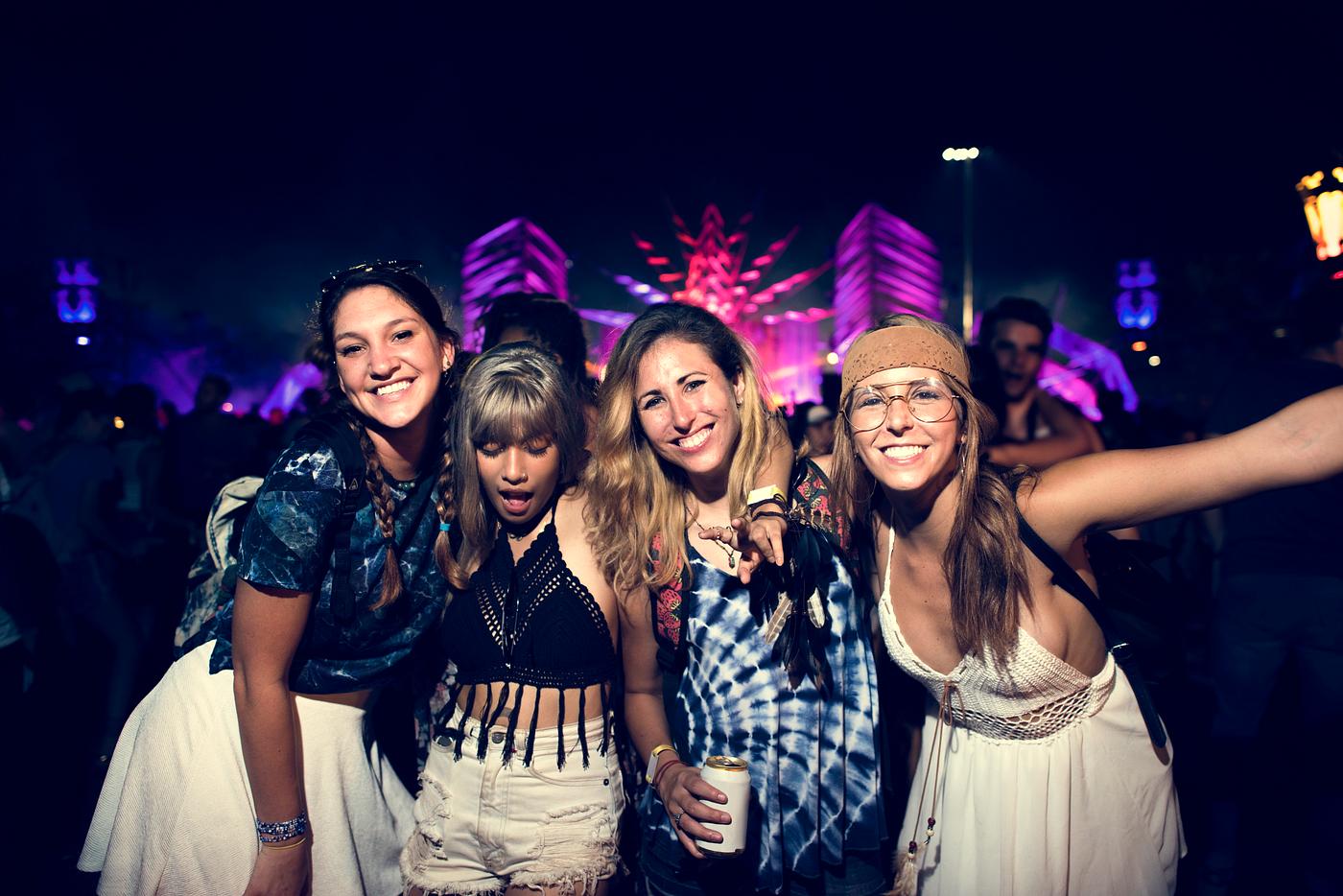 concert, bonding, party, people, friends, woman, event, lifestyle, weekend, friendship, leisure, happiness, fun, youth,... concert, bonding, party, people, friends, woman, event, lifestyle, weekend, friendship, leisure, happiness, fun, youth,...