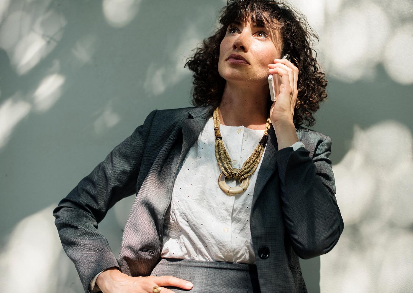 mobile phone, woman, business, cc0, communicate, communication, connection, corporate, creative common 0, creative commons 0... mobile phone, woman, business, cc0, communicate, communication, connection, corporate, creative common 0, creative commons 0...