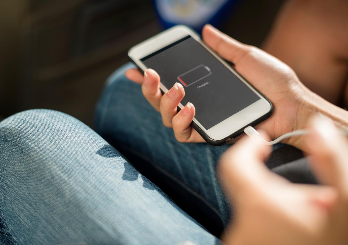 battery, charging, energy, cc0, connection, creative common 0, creative commons 0, device, digital, human hand, internet,... battery, charging, energy, cc0, connection, creative common 0, creative commons 0, device, digital, human hand, internet,...