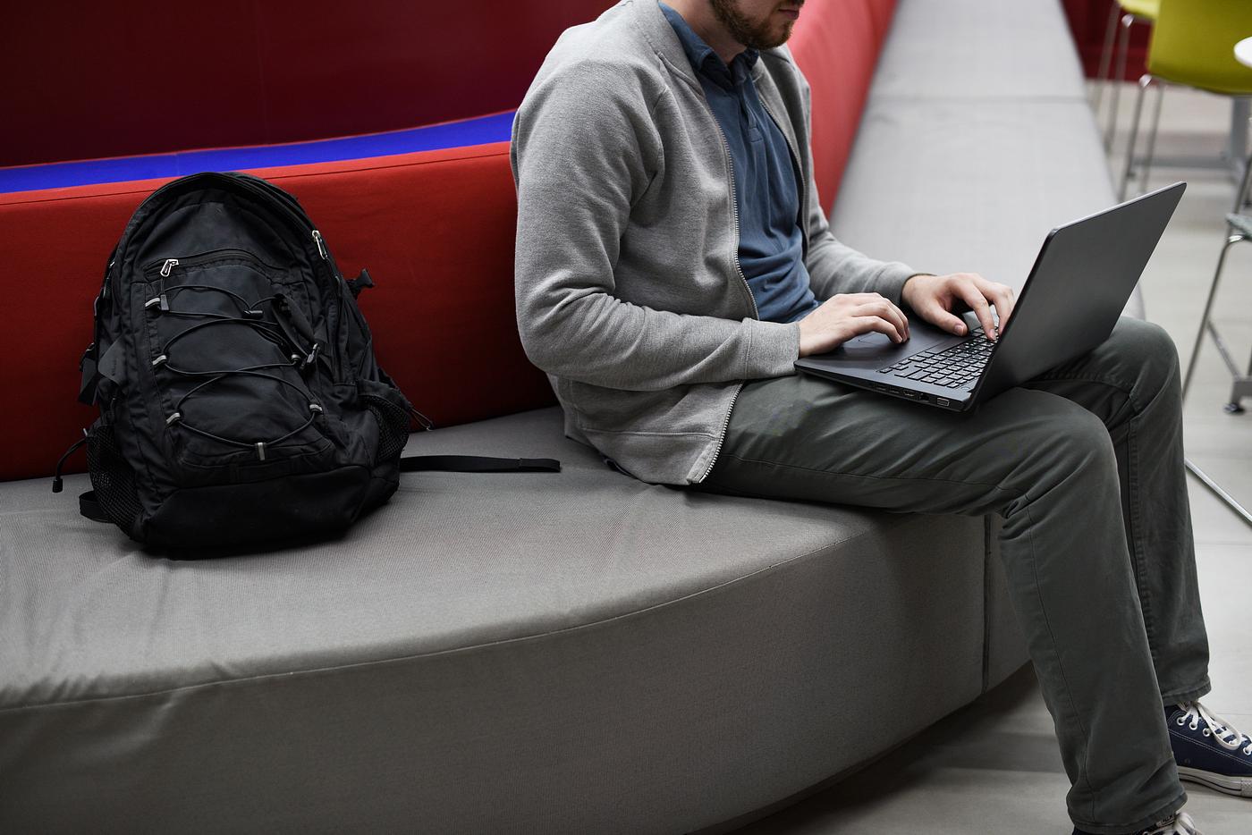 alone, casual, caucasian, communication, device, digital, job, laptop, man, new business, notebook, one, person, programmer... alone, casual, caucasian, communication, device, digital, job, laptop, man, new business, notebook, one, person, programmer...