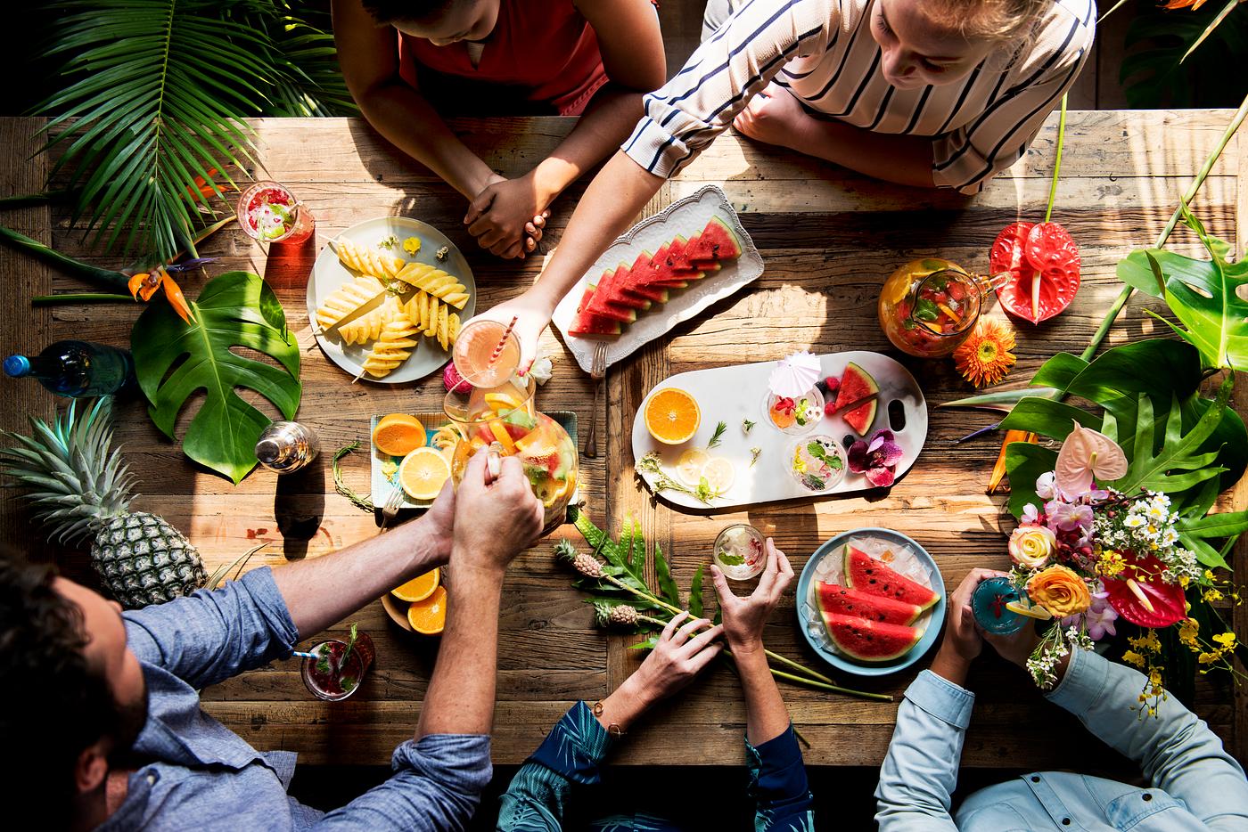 diverse, tropical, party, restaurant, drinks, people, friends, fresh, juice, cocktail, flower, fruits, refreshment, table,... diverse, tropical, party, restaurant, drinks, people, friends, fresh, juice, cocktail, flower, fruits, refreshment, table,...