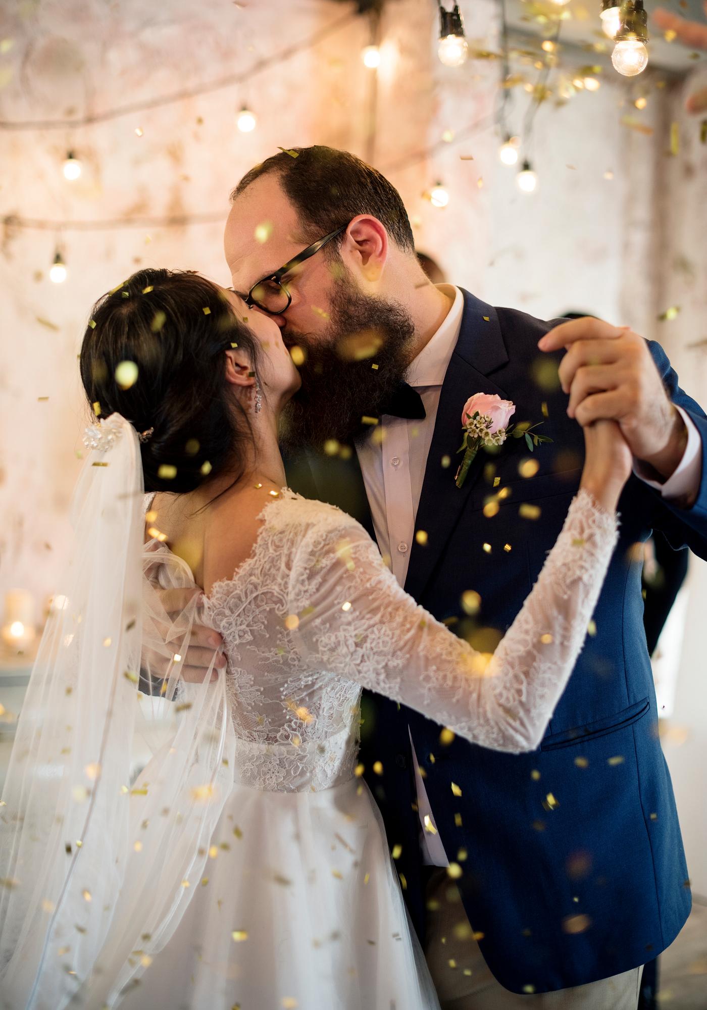 wedding, banquet, bride, celebration, ceremony, cheerful, closeup, confetti, dance, fiance, gala, groom, hands, holding,... wedding, banquet, bride, celebration, ceremony, cheerful, closeup, confetti, dance, fiance, gala, groom, hands, holding,...