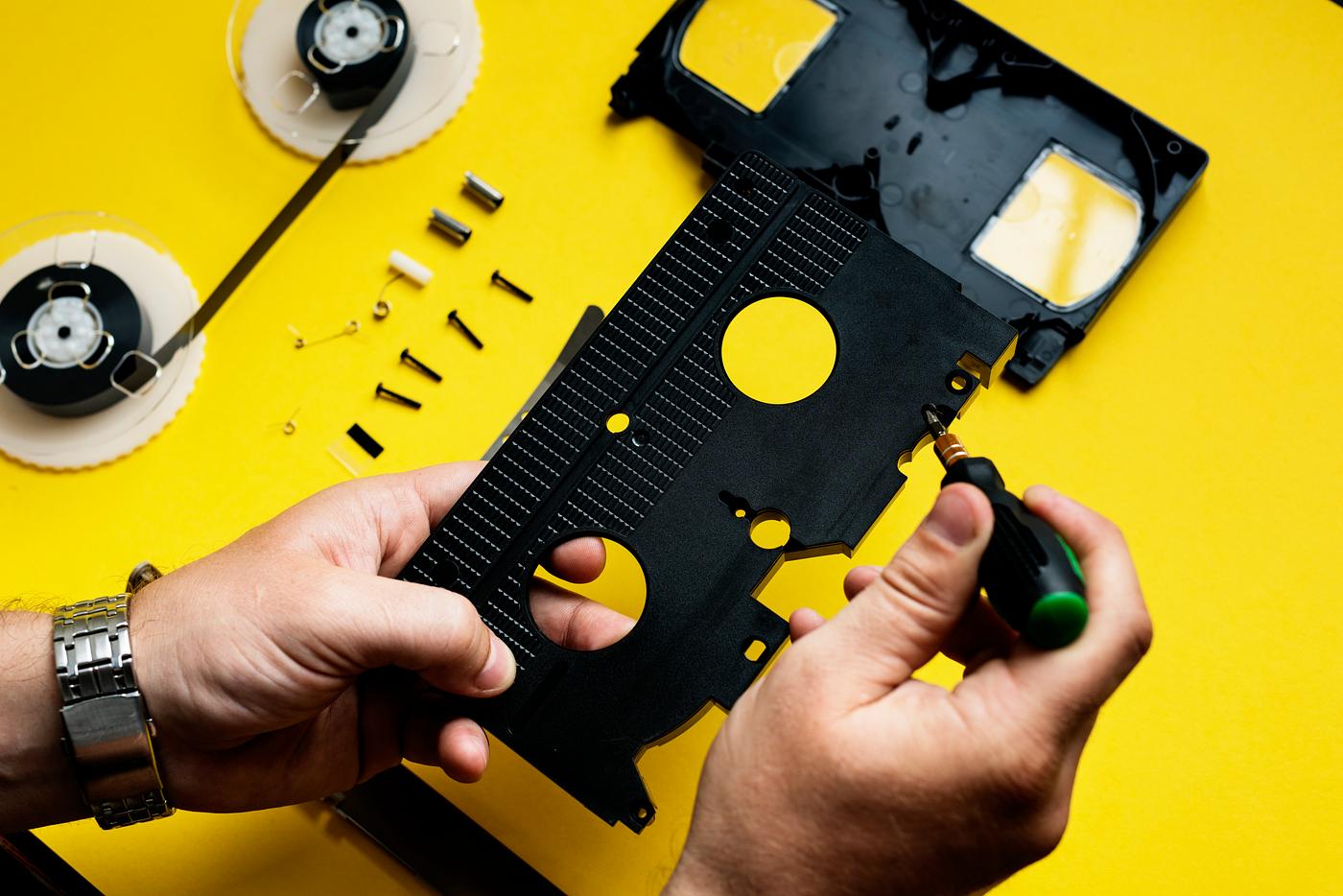 analog, film, format, hands, media, movie, old, parts, record, recorder, retro, tape, technology, video, videocassette,... analog, film, format, hands, media, movie, old, parts, record, recorder, retro, tape, technology, video, videocassette,...
