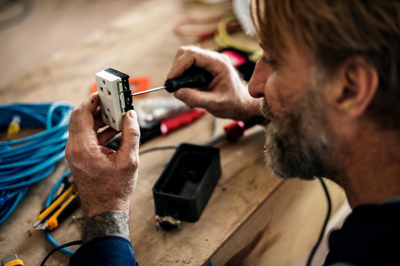 handyman, activity, american, british, builder, candid, construction, contractor, craft, craftsman, design, development, diy... handyman, activity, american, british, builder, candid, construction, contractor, craft, craftsman, design, development, diy...