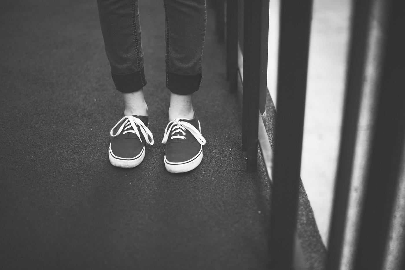 lifestyles, pair, photographing, balcony, body, canvas, canvas shoe, casual, city, city life, cool, fashionable, feet, foot... lifestyles, pair, photographing, balcony, body, canvas, canvas shoe, casual, city, city life, cool, fashionable, feet, foot...