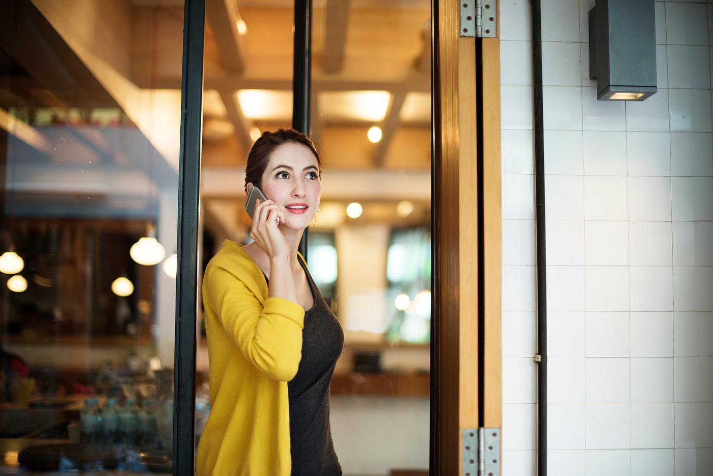 lifestyles, adult, alone, cafe, casual, college, communication, connection, digital device, education, girl, global... lifestyles, adult, alone, cafe, casual, college, communication, connection, digital device, education, girl, global...