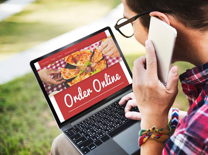 Online Pizza Delivery Service Concept 