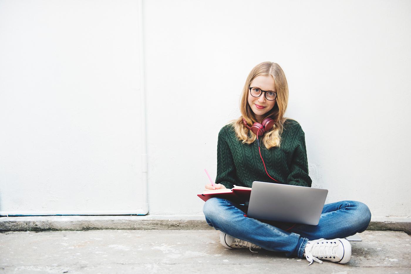 browsing, casual, college, communication, connection, device, digital, digital device, education, eletronic, girl, global... browsing, casual, college, communication, connection, device, digital, digital device, education, eletronic, girl, global...