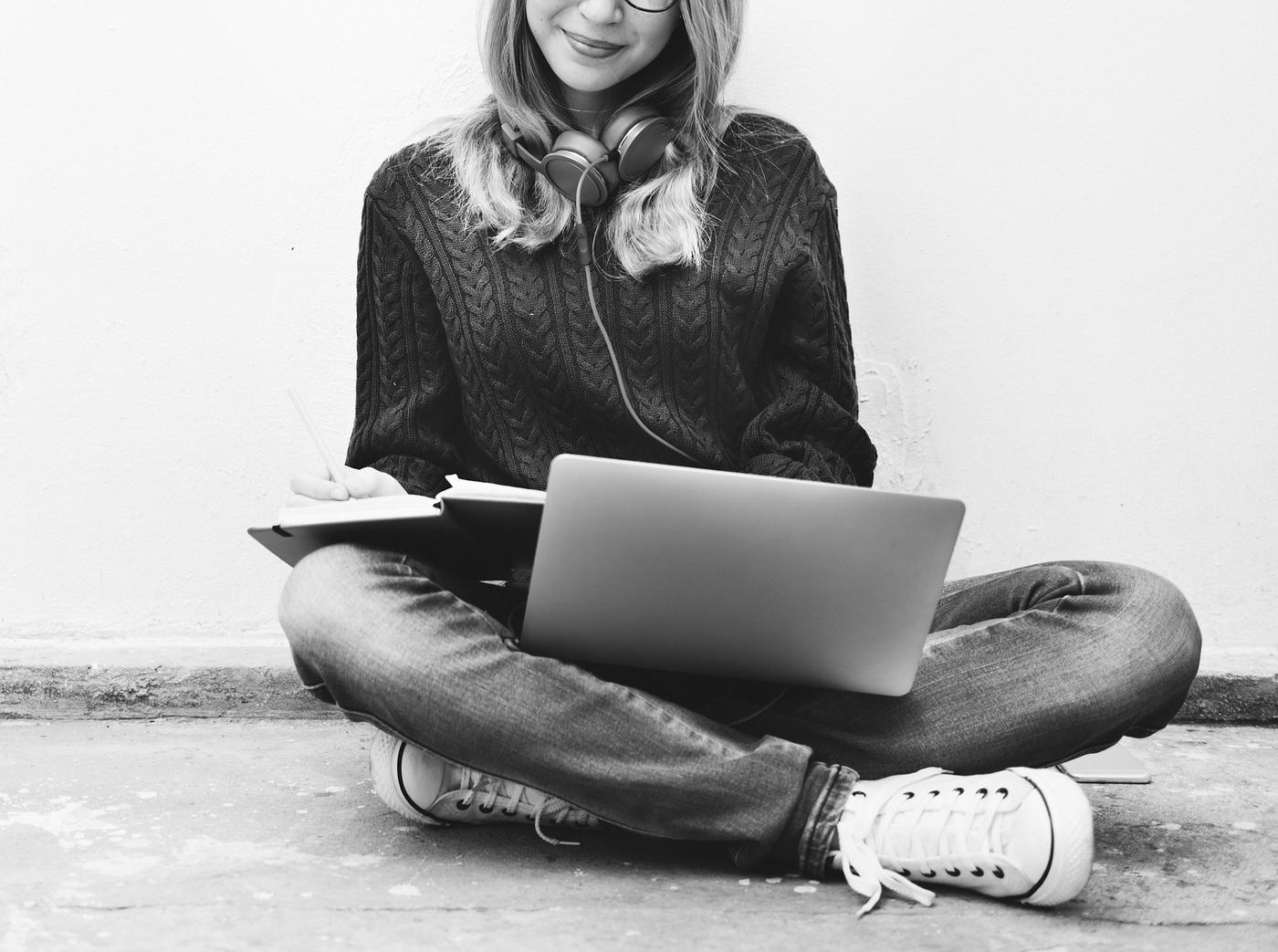 analysis, book, brainstorming, browsing, casual, cheerful, communication, connection, corporate, digital device, discussion... analysis, book, brainstorming, browsing, casual, cheerful, communication, connection, corporate, digital device, discussion...