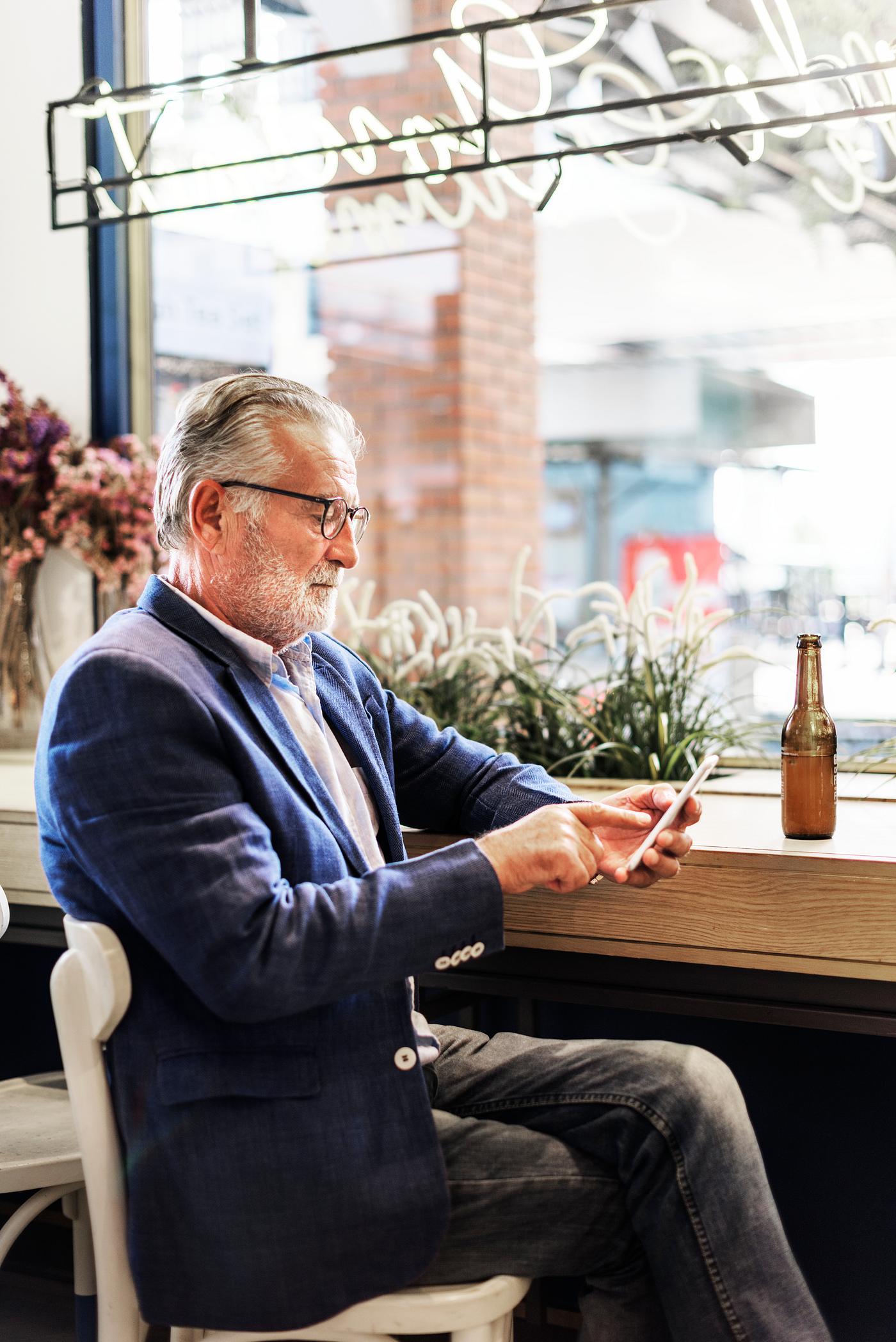 alone, bar, beard, beer, beverage, casual, caucasian, depressed, device, digital, drink, elderly, emotion, expression, face... alone, bar, beard, beer, beverage, casual, caucasian, depressed, device, digital, drink, elderly, emotion, expression, face...