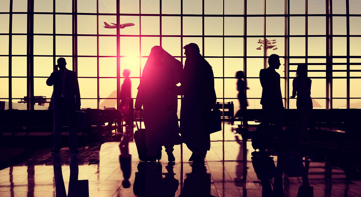 airplane, airport, back lit, business, business people, business travel, businessmen, businesswomen, colleague, commuter,... airplane, airport, back lit, business, business people, business travel, businessmen, businesswomen, colleague, commuter,...