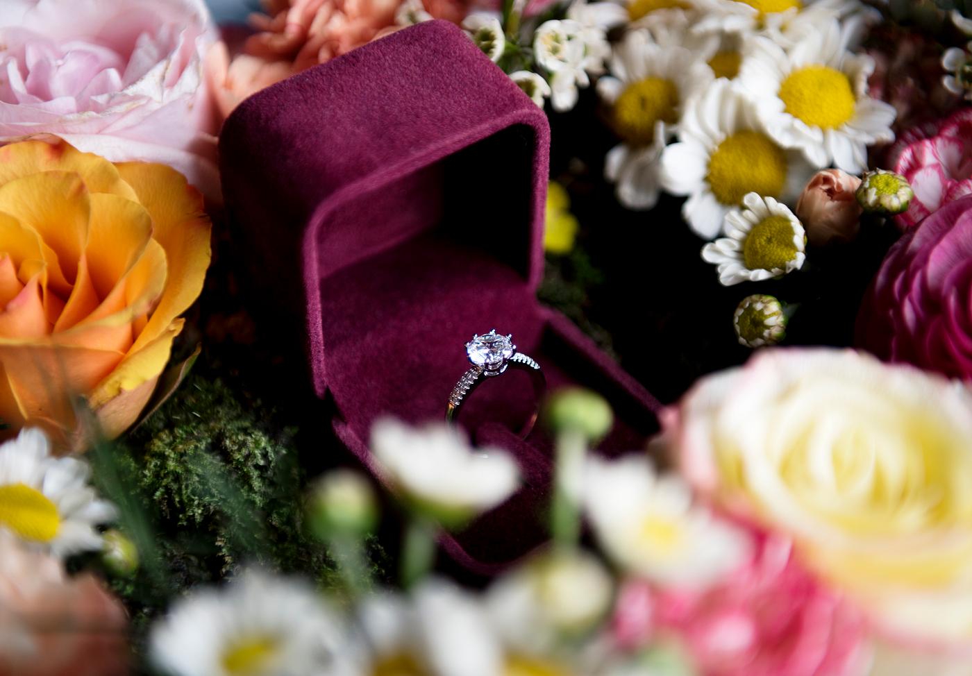 wedding, arrangement, ceremony, closeup, daisy, decoration, engagement, flowers, jewel, marriage, nobody, objects, prepare,... wedding, arrangement, ceremony, closeup, daisy, decoration, engagement, flowers, jewel, marriage, nobody, objects, prepare,...